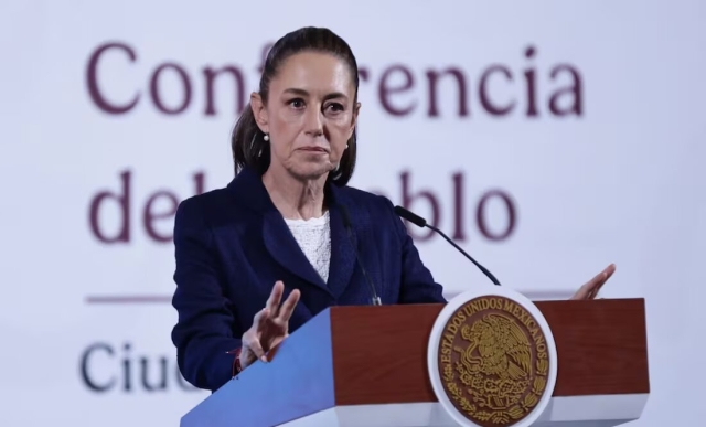 Sheinbaum minimiza incidente con morenistas en mitin del Zócalo: 'Estaban distraídos'