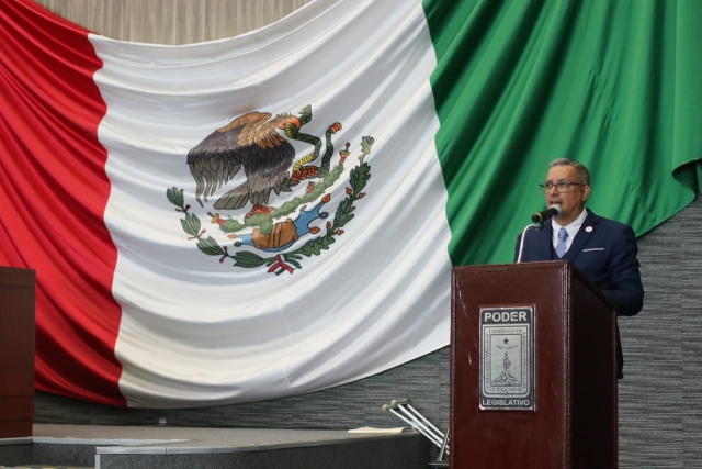 Comparece ante pleno del Congreso el director de Servicios de Salud Morelos