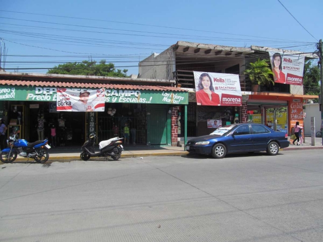 Sigue la pugna legal por la manera en que se eligió a la candidata de Morena en Zacatepec. Mientras tanto, la campaña sigue.