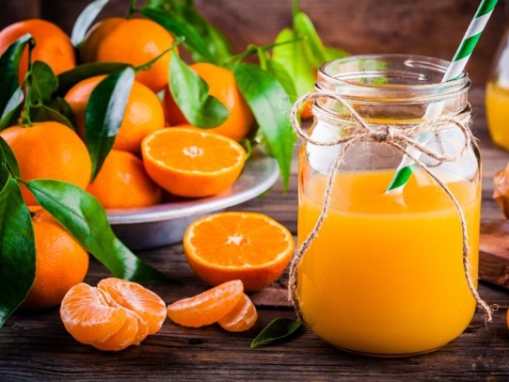 Bebidas de temporada: prepara un delicioso y nutritivo jugo de mandarina con mango
