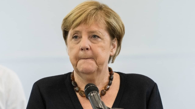 Angela Merkel negociará con talibanes.