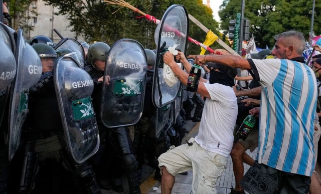 Protestan en Argentina contra la ‘ley ómnibus’