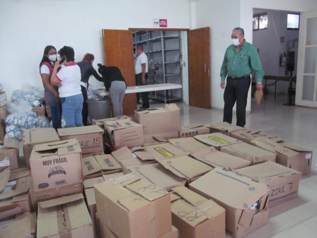 Todo el papel, que sumó 244 cajas, fue enviado a la Conaliteg para ser reciclado en libros.