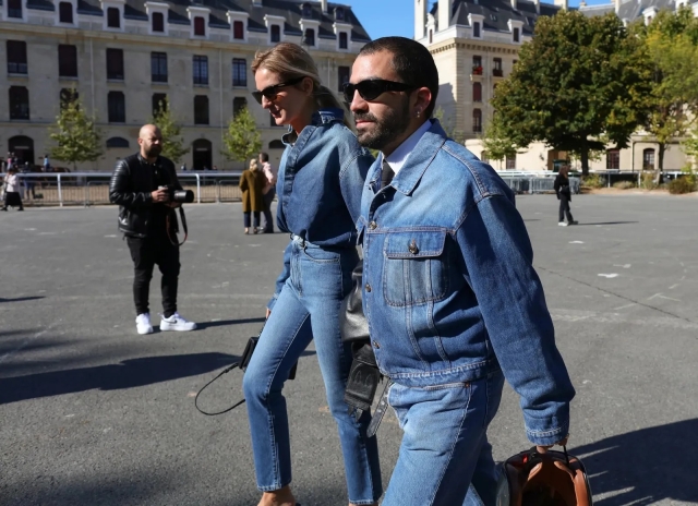 Cómo llevar el denim sobre denim con estilo: Guía para mujeres y hombres