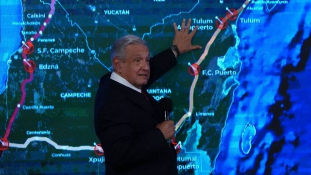AMLO dice no a Eugenio Derbez, descarta ir a Quintana Roo para hablar sobre el Tren Maya