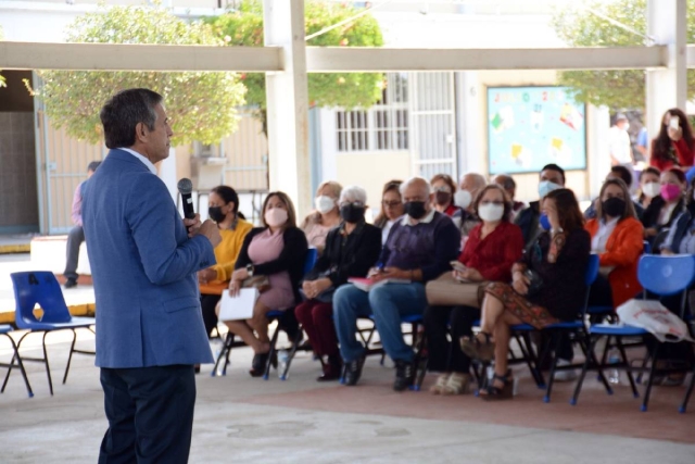 José Luis Urióstegui reitera su apoyo al sector educativo de Cuernavaca