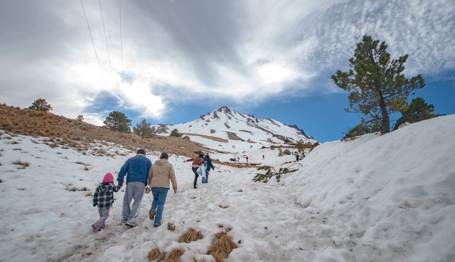 Cierran acceso al Nevado de Toluca por frente frío