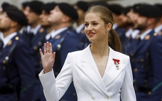 Princesa Leonor jura por Constitución española para continuar monarquía
