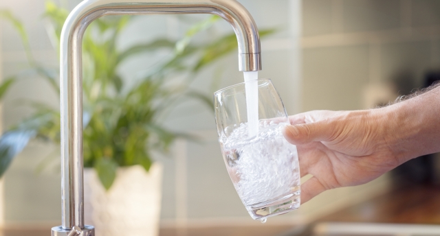 Filtra tu agua en casa: Ahorra dinero y salud