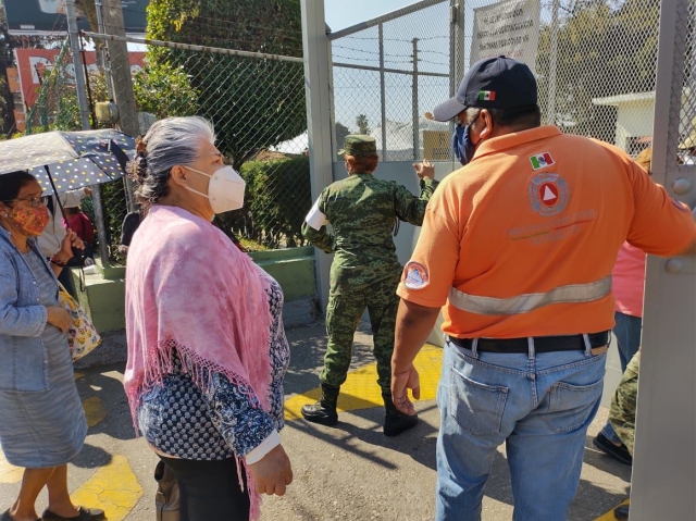 &#039;Convoy, unidos por Morelos ante el covid-19&#039; acude a módulo de vacunación en Cuernavaca