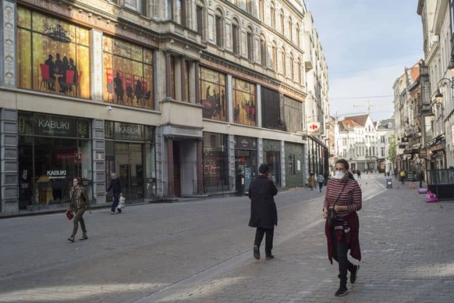 Bélgica vuelve a cerrar cines, teatros y estadios.