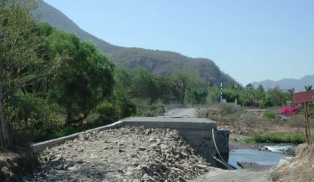 Enésimo reclamo para que se construya un puente en Miacatlán
