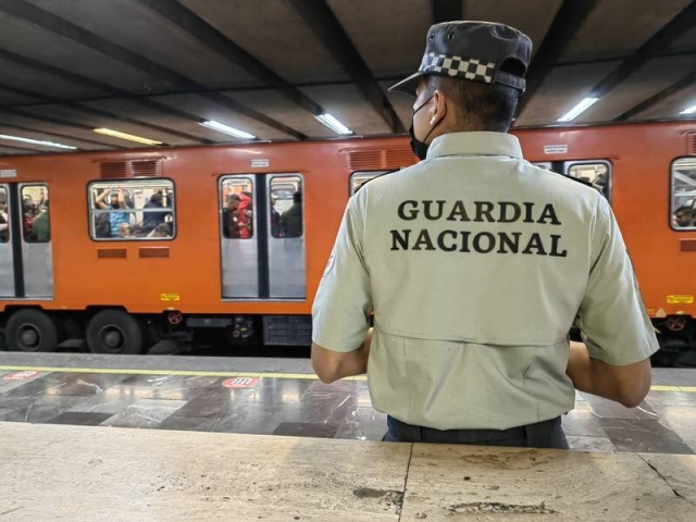 AMLO justifica presencia de Guardia Nacional en el Metro CDMX: ‘Es para proteger a la gente’