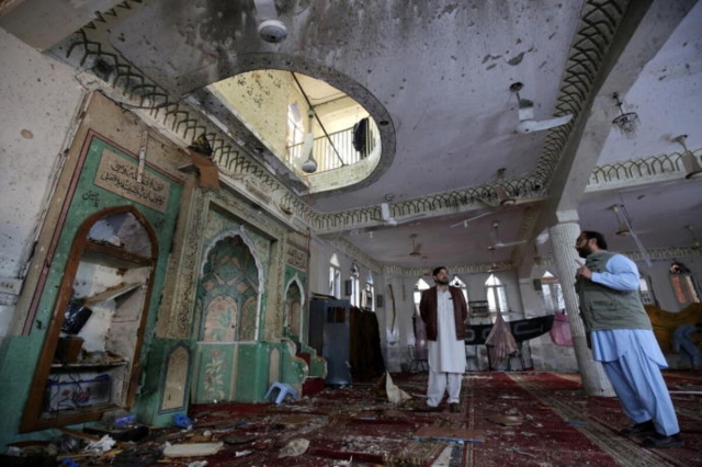 Atentado en mezquita de Pakistán deja 56 muertos