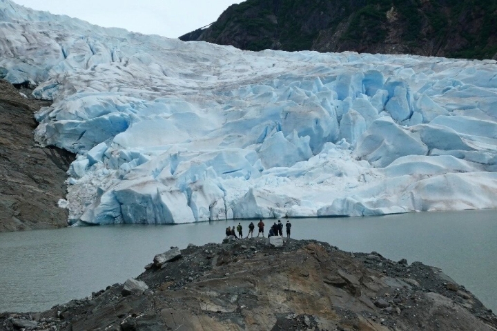 Glaciares de Alaska se derriten más rápido de lo previsto, advierte estudio