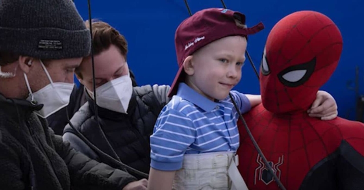 Llevan a rodaje de Spider-Man a niño que salvó a su hermana.