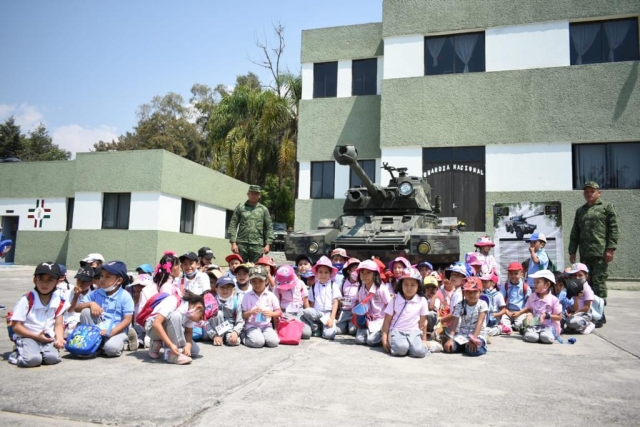 500 alumnos de nivel preescolar de Cuernavaca visitaron cuartel general militar