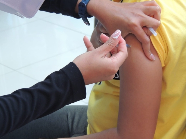 Concluye jornada de vacunación anticovid para adolescentes de 12 a 17 años en el HNM