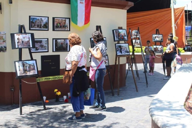Con una misa y exposición fotográfica, en Tetecala recordaron a las víctimas y las afectaciones causadas por los sismos.