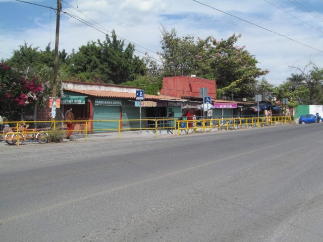  El Ayuntamiento de Zacatepec revisará las condiciones en las que se entregaron locales a particulares (en la entrada de la cabecera) para determinar el nuevo convenio con los propietarios, pero la idea es cobrarles una renta.