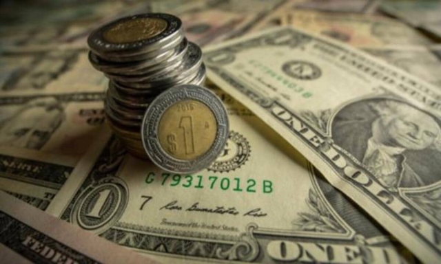 Peso mexicano repunta 13 centavos frente al dólar; perfila baja semanal