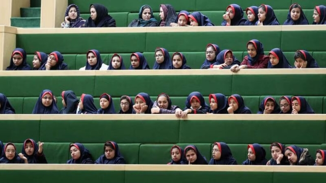 Niñas envenenadas en Irán: reportan nuevos ataques en escuelas