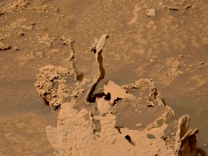 Curiosity encuentra unas extrañas torres de roca en Marte