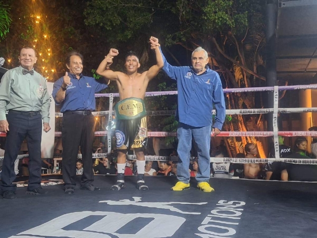 Jesús Pérez manejó una buena estrategia durante los ocho asaltos y terminó por llevarse el triunfo ante el &quot;Warrior&quot; Hernández, por el campeonato estatal en peso mosca.