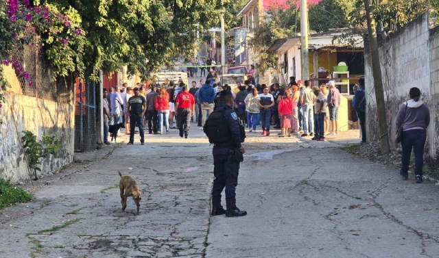 La víctima quedó sin vida en la escena del crimen.