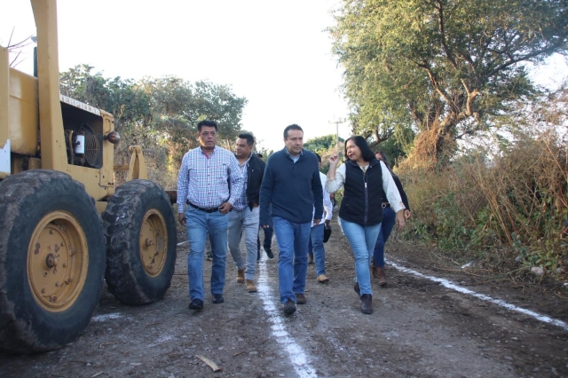 Avanza Gobierno de Morelos rehabilitación de caminos de saca cosecha