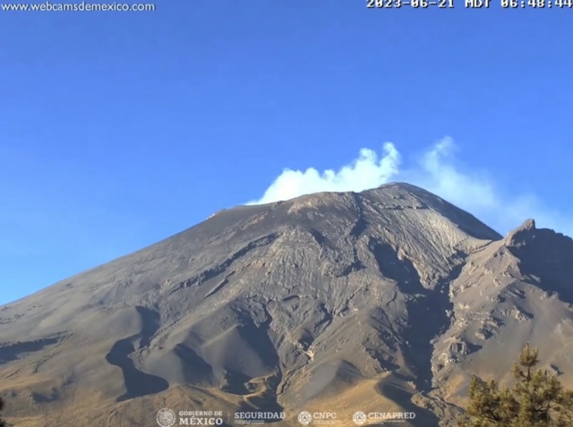 Registran 38 exhalaciones del Popocatépetl; Cenacom reportó ligera caída de ceniza en Cuernavaca