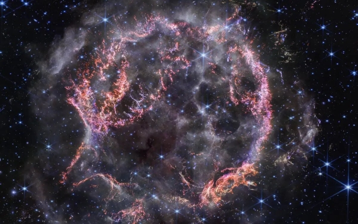 Webb capta imágenes de alta resolución de la supernova Cassiopeia A