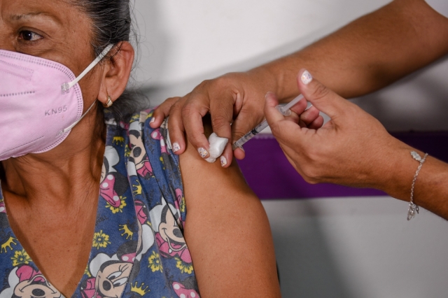 Piden a población vulnerable vacunarse contra la influenza