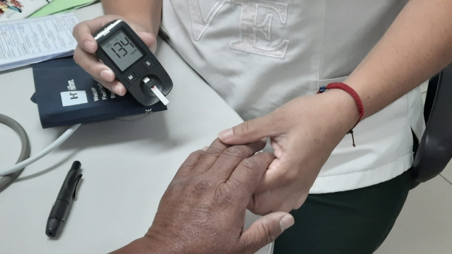 Realiza IMSS Morelos medición de glucosa en Unidades de Medicina Familiar