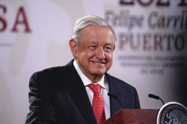 AMLO reconoce dificultad  para reclutar médicos especialistas