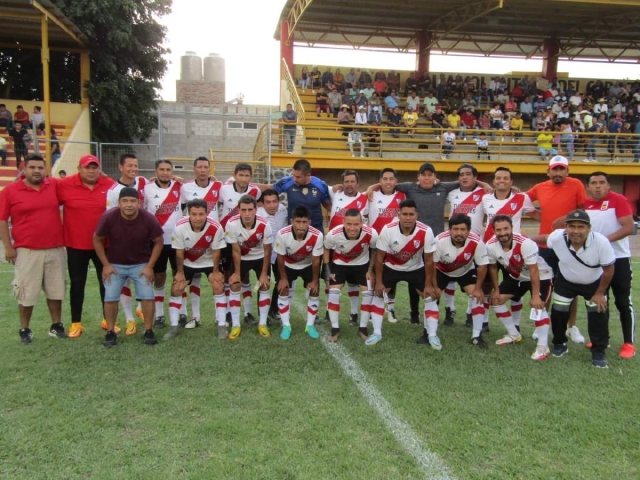 Tlayacapan SBS se impuso en los dos partidos de cuartos de final de la Copa Máster.