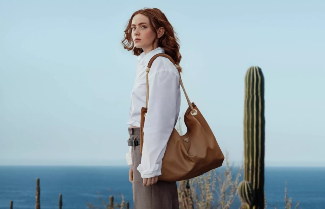 Sadie Sink y Prada se unen para salvar al tiburón ballena