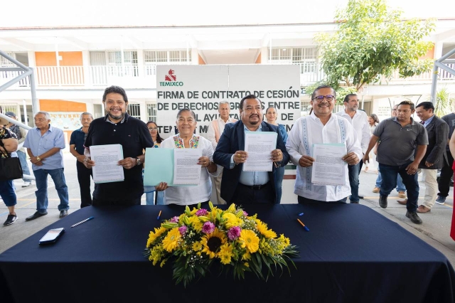 Ayuntamiento de Temixco e IEBEM otorgan certeza jurídica a escuela emblemática del municipio