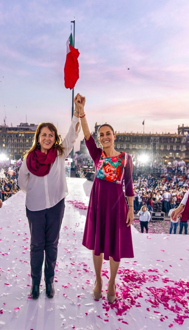 Acompaña Margarita González a Claudia Sheinbaum en su arranque de campaña en el zócalo de CDMX