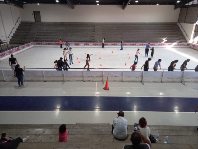 Este sábado retirarán la pista de hielo que se instaló para la temporada navideña en Jojutla y en la que el patinador olímpico Donovan Carrillo dio una exhibición el pasado 11 de diciembre.