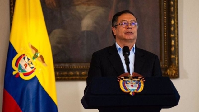 Congreso de Perú declara &#039;persona non grata&#039; al presidente de Colombia, Gustavo Petro
