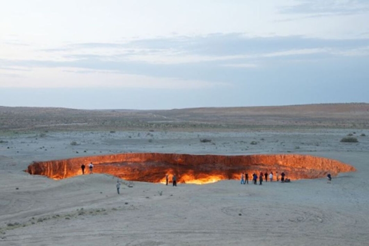 Turkmenistán extinguirá el cráter conocido como “Puerta al Infierno”