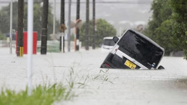 Fuertes lluvias causan inundaciones y aludes de tierra en suroeste de Japón