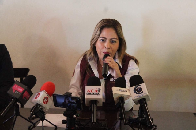 Insiste Lucía Meza en denuncia por “guerra sucia”