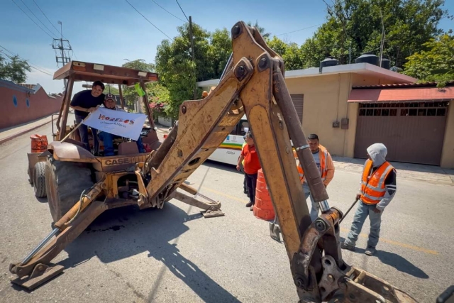 Comenzó la rehabilitación de nueve kilómetros del tramo Zacatepec-Tlaltizapán, que facilitará el tránsito entre ambos municipios.