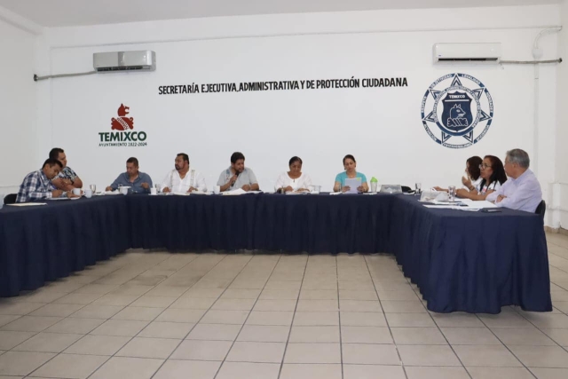 Encabeza Juanita Ocampo trigésima tercera sesión de cabildo en Temixco