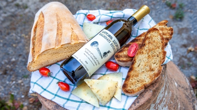 Descubre el placer culinario en el festival del queso, pan y vino