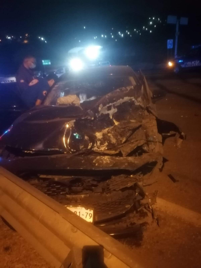 El auto se estrelló en el tramo Aeropuerto-Tepetzingo.