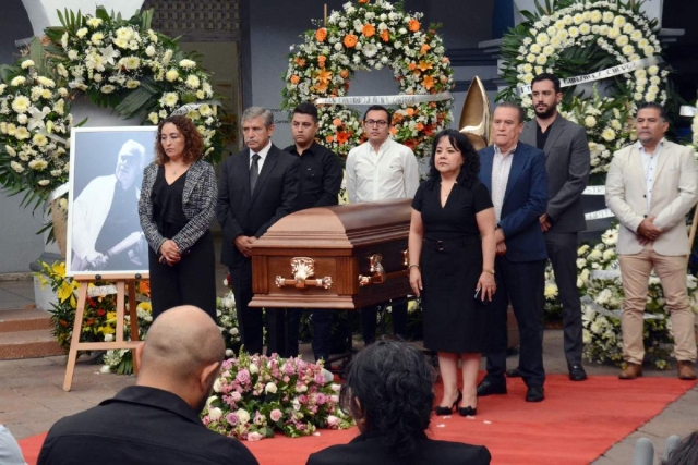 Con merecido homenaje, Cabildo de Cuernavaca, familiares y amigos le dicen hasta pronto al Maestro Víctor Manuel Contreras