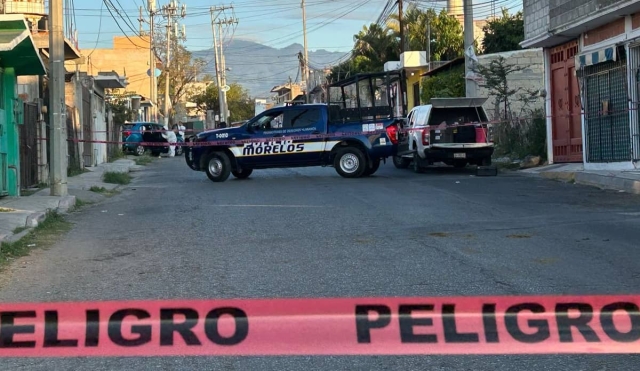 Lo asesinaron afuera de una casa